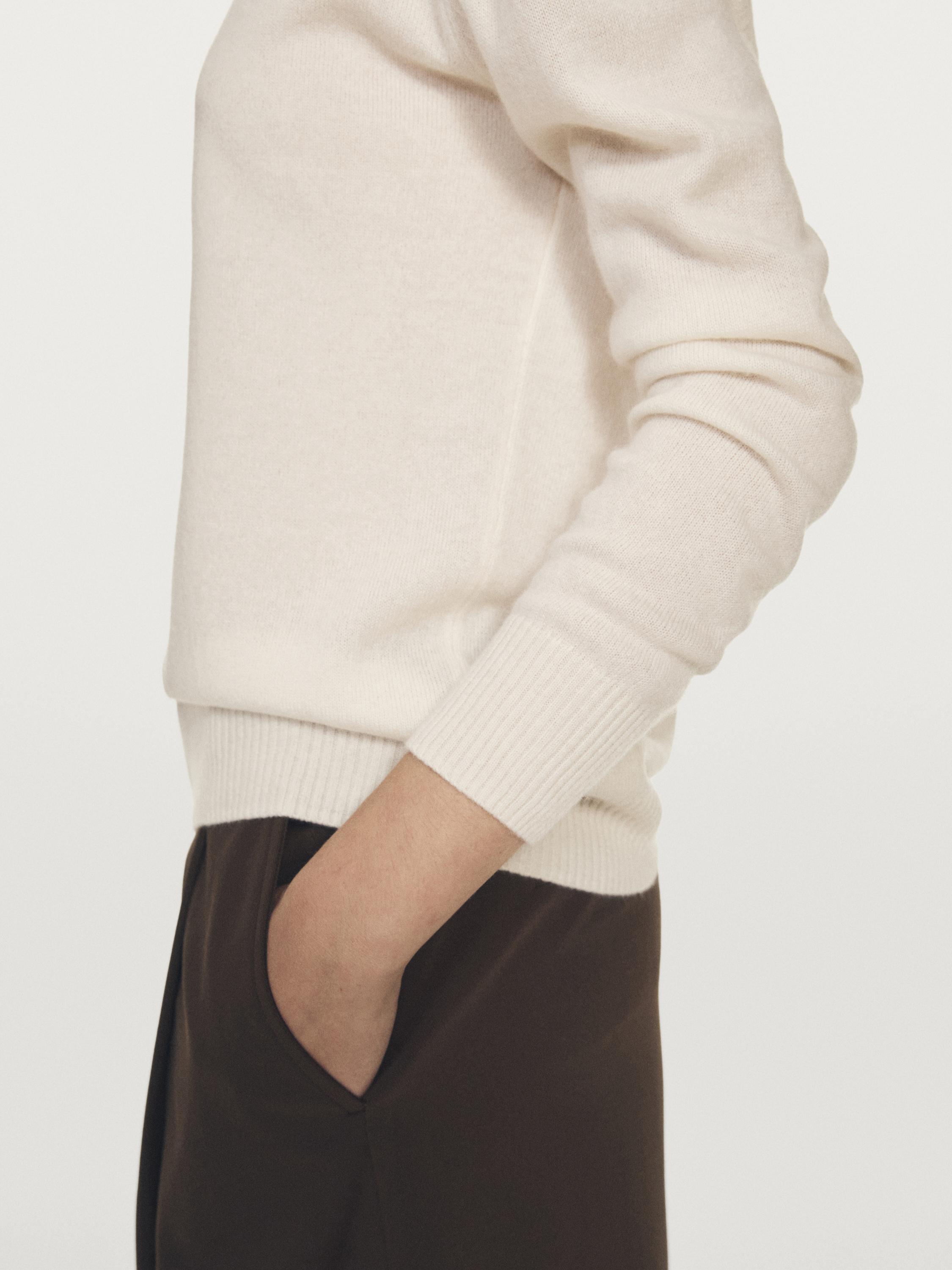 Knit 100% cashmere V-neck sweater
